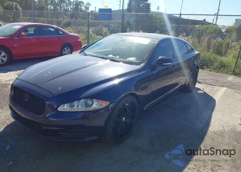 2015 Jaguar Xj Xjl Portfolio z USA, uszkodzony, nr VIN SAJWA2GZ6F8V83502